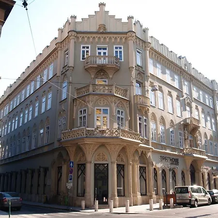 Apartment Design Loft Kiraly Budapest